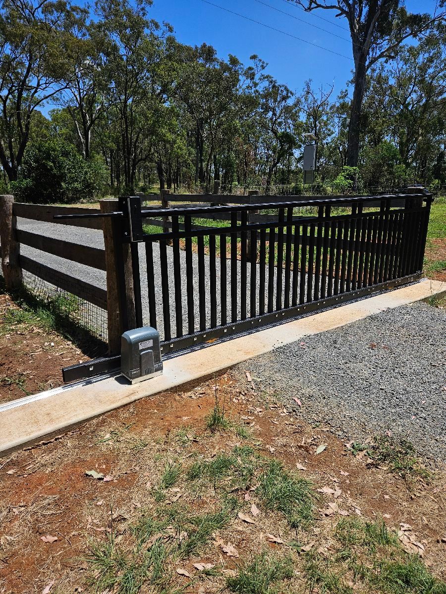 after Black Powder-coated Aluminium Sliding Gate – Slide Gate + Motor, Kleinton