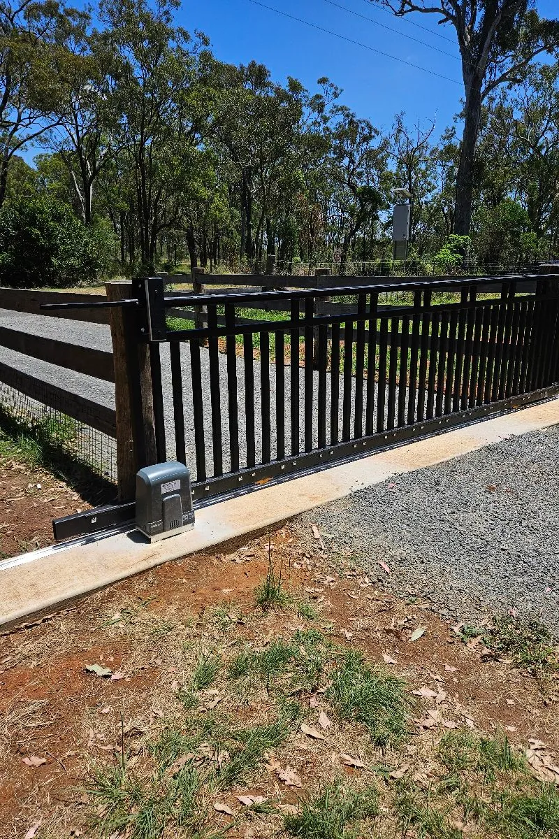 after Black Powder-coated Aluminium Sliding Gate – Slide Gate + Motor, Kleinton