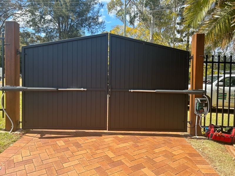 after Black Powder-coated Aluminium Swing Gate – CARPORT GATES, Middle Ridge
