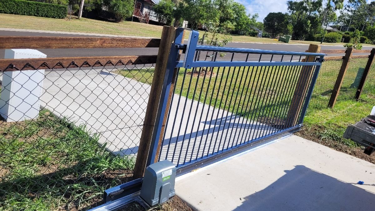 after Dark Blue Powder-coated Aluminium Sliding Gate – Gate Fab + Motorisation, Mount Rascal