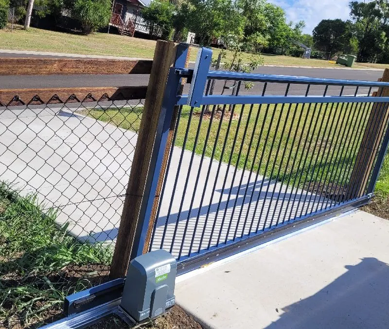after Dark Blue Powder-coated Aluminium Sliding Gate – Gate Fab + Motorisation, Mount Rascal