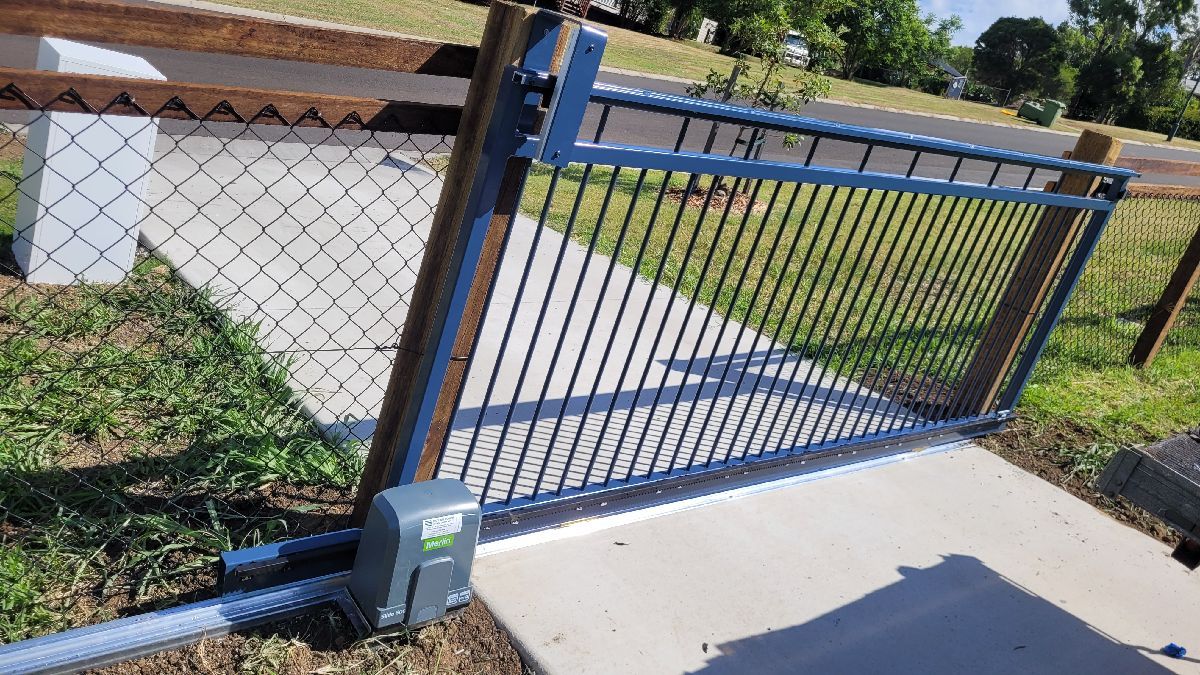 after Dark Blue Powder-coated Aluminium Sliding Gate – Gate Fab + Motorisation, Mount Rascal