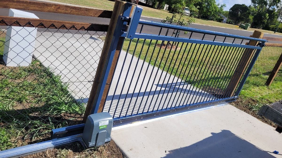 after Dark Blue Powder-coated Aluminium Sliding Gate – Gate Fab + Motorisation, Mount Rascal