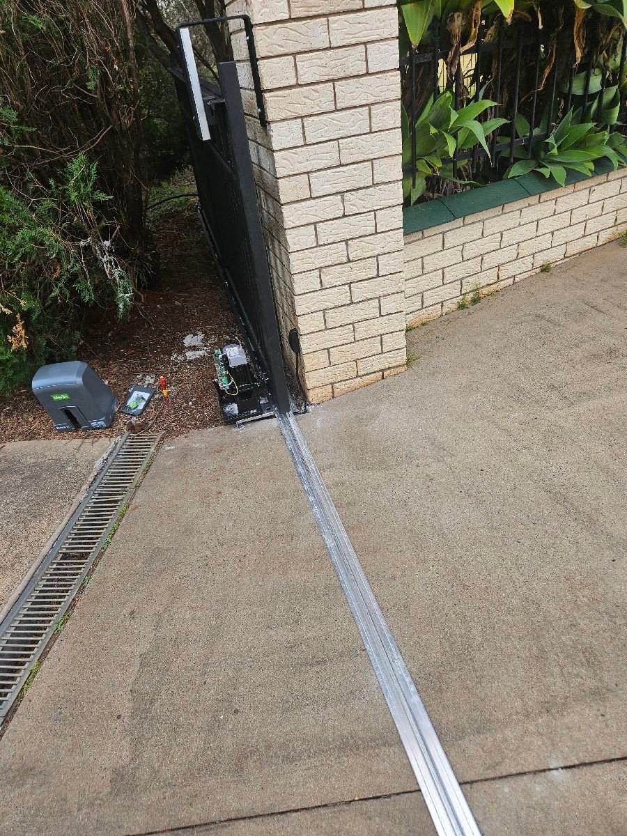 after Black Pro-Texture Black Sliding Gate – Gate + Motor, Geham
