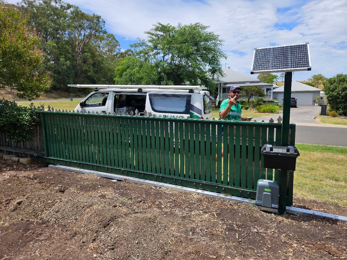 after Mixed Powder-coated Aluminium Sliding Gate – Aluminium Sliding Gate Vertical Slat with Solar Auto, Hodgson Vale