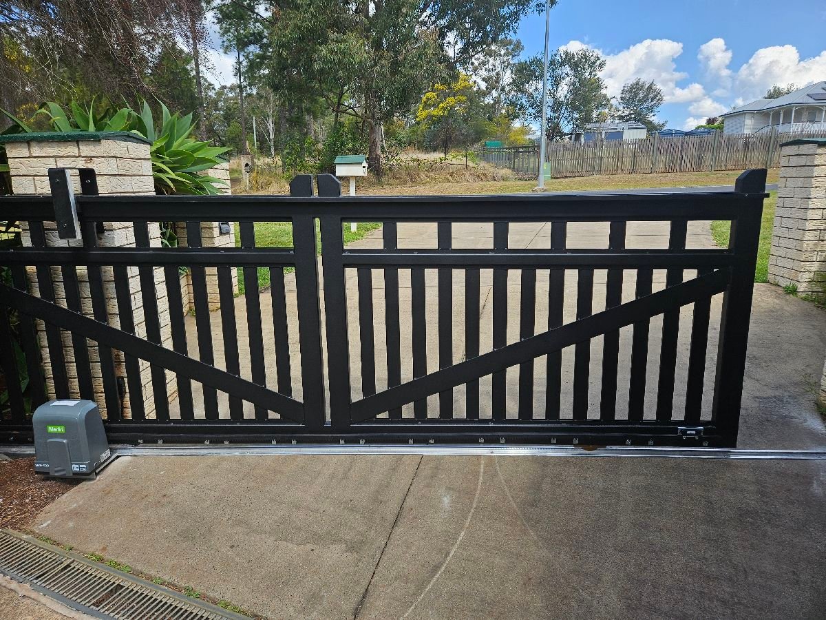 after Black Pro-Texture Black Sliding Gate – Gate + Motor, Geham