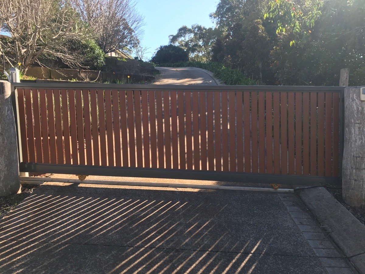 after Wood-look Powder-coated Aluminium Sliding Gate – Repairs to Gate (Single Sliding Aluminium Vertical Slat + Centsys Motor LV PSU swap), Blue Mountain Heights