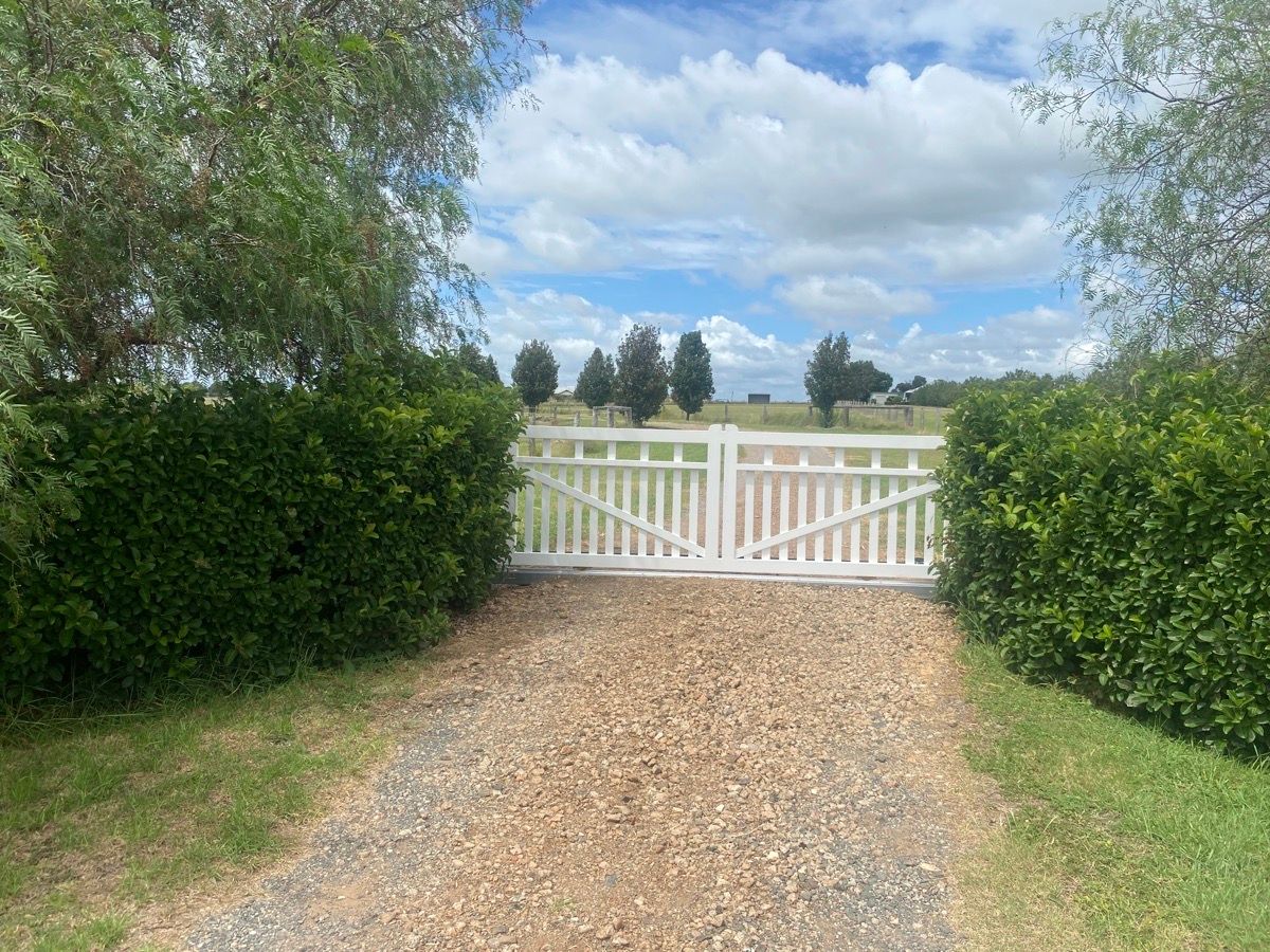 after Pro Texture White Powder-coated Aluminium Sliding Gate – Gate fab, Wyreema