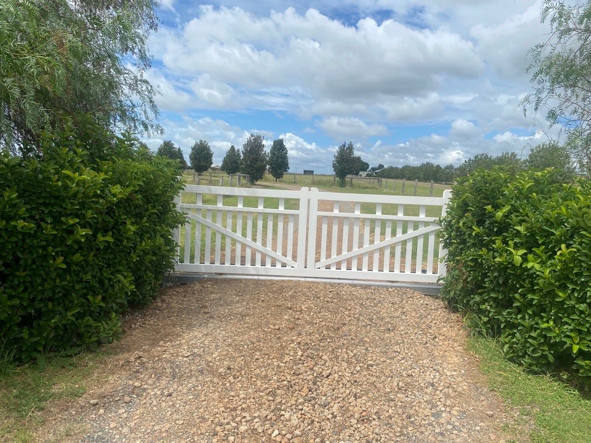 after Pro Texture White Powder-coated Aluminium Sliding Gate – Gate fab, Wyreema