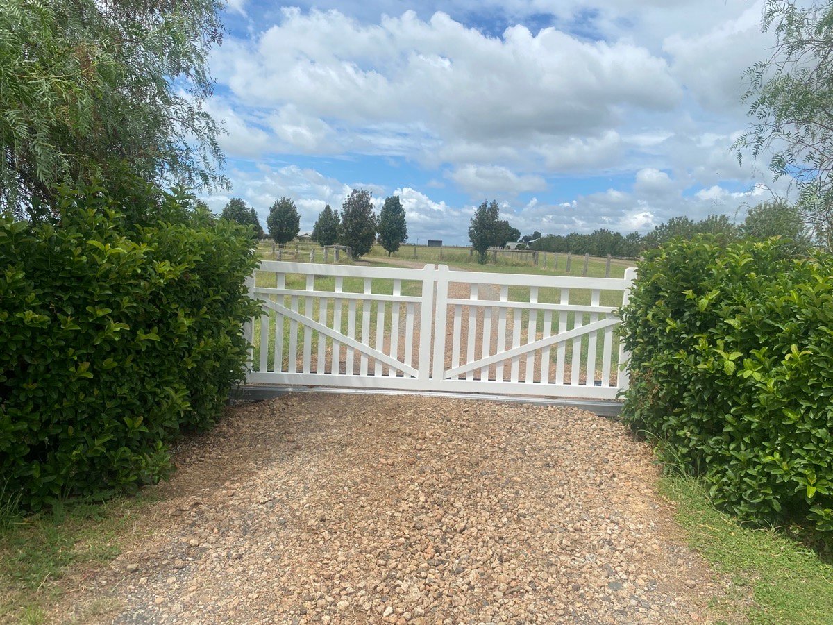 after Pro Texture White Powder-coated Aluminium Sliding Gate – Gate fab, Wyreema
