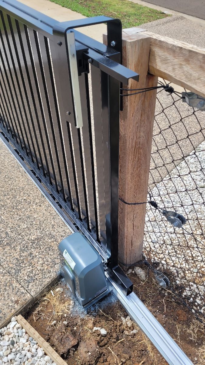 after Black Powder-coated Aluminium Motor – Slide Gate + Motor, Meringandan