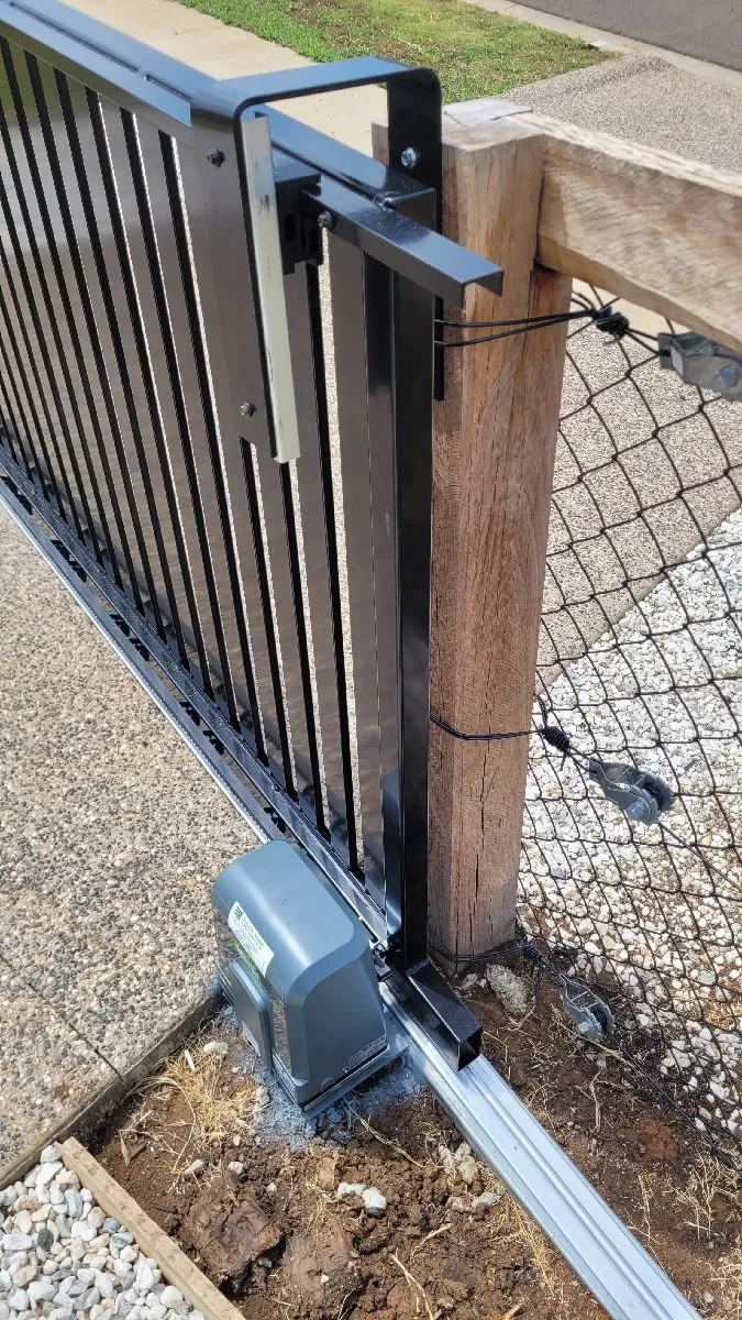 after Black Powder-coated Aluminium Motor – Slide Gate + Motor, Meringandan