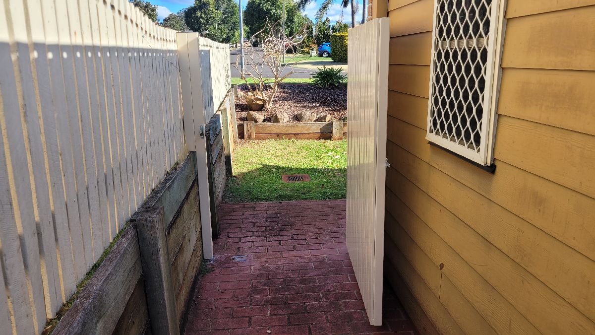 after Cream Powder-coated Steel Swing Gate – DBL Swing Gate + PA, Middle Ridge