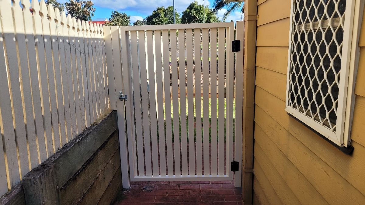 after Cream Powder-coated Steel Swing Gate – DBL Swing Gate + PA, Middle Ridge