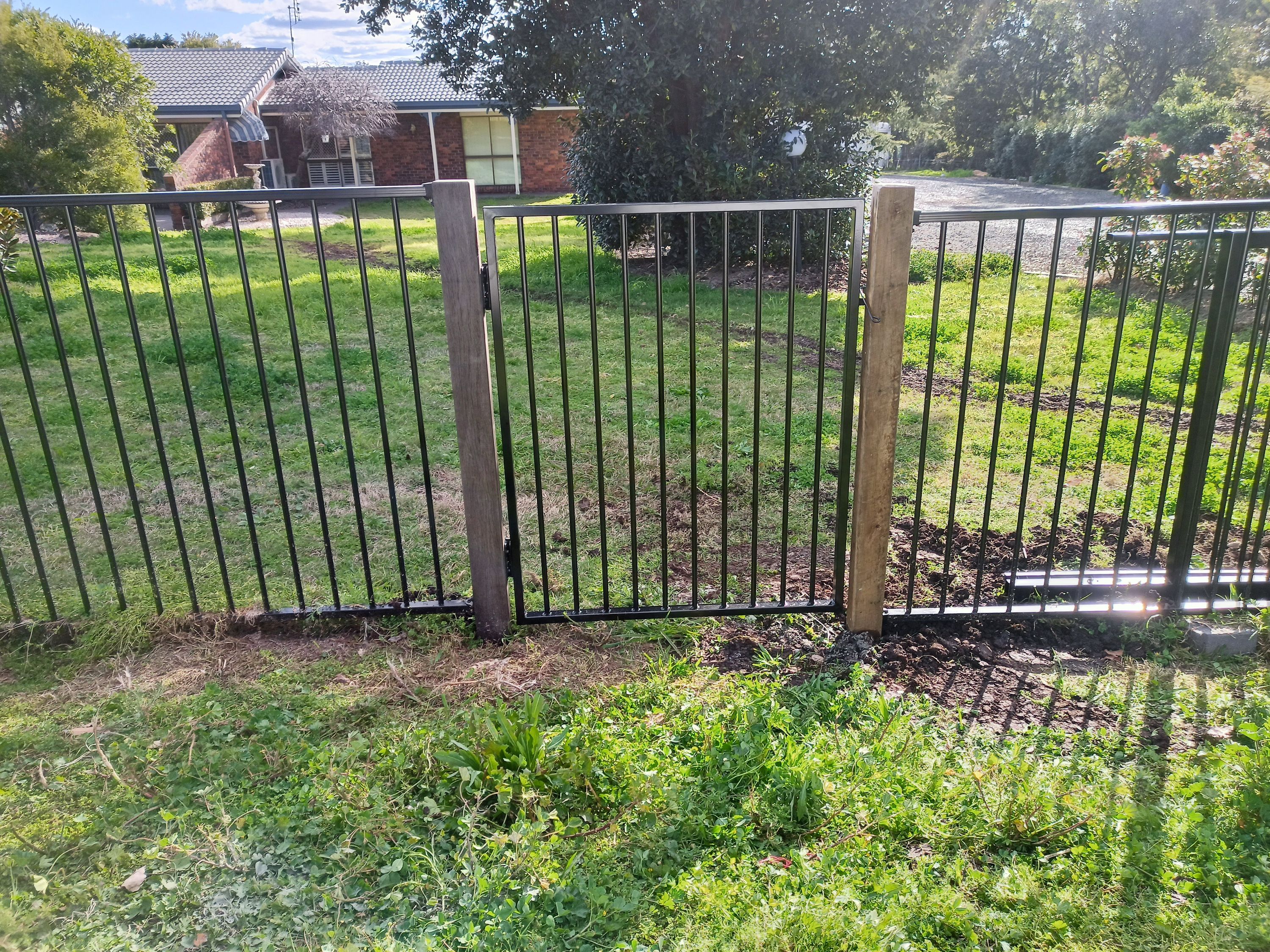 after Black Powder-coated Aluminium Sliding Gate – Slider + Return + SGL PA, Cranley