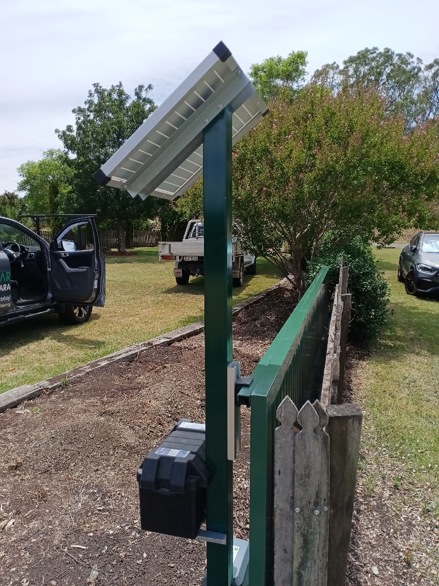 after Mixed Powder-coated Aluminium Motor – Aluminium Sliding Gate Vertical Slat with Solar Auto, Hodgson Vale