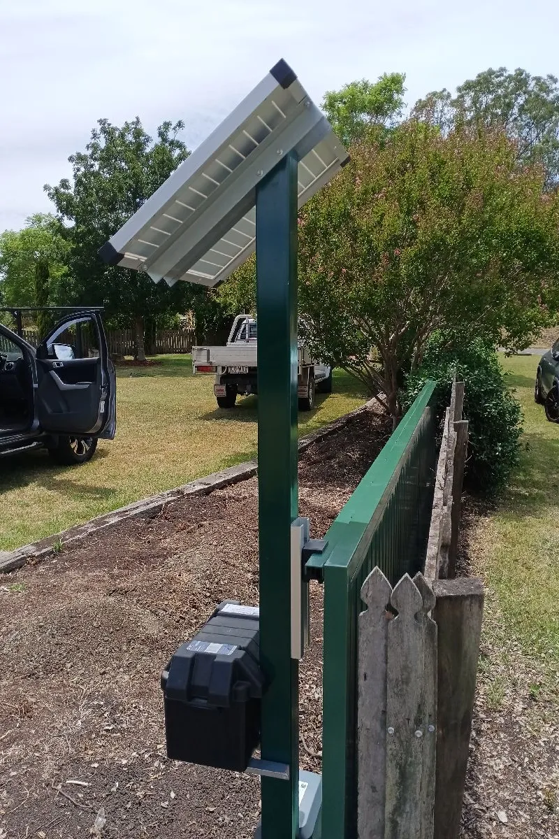 after Mixed Powder-coated Aluminium Motor – Aluminium Sliding Gate Vertical Slat with Solar Auto, Hodgson Vale