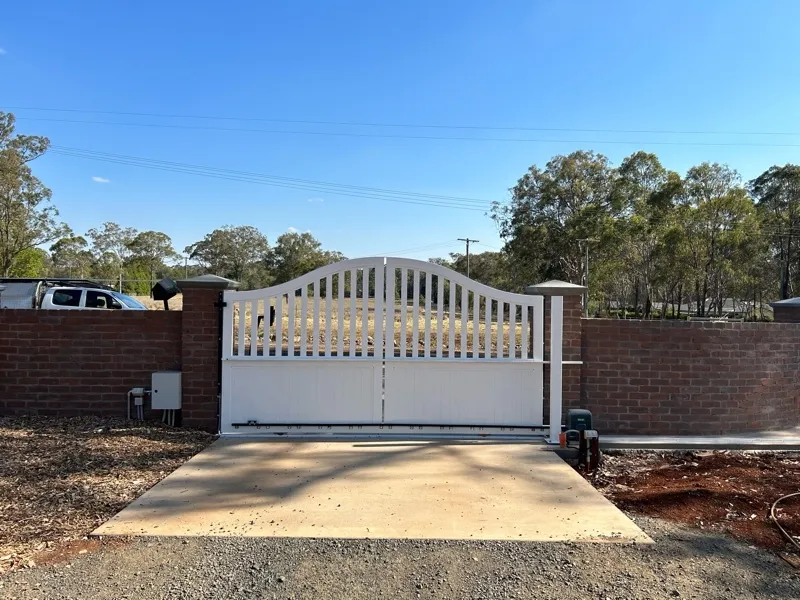 after Pro Texture White Powder-coated Aluminium Sliding Gate – Sliding Gate, Geham