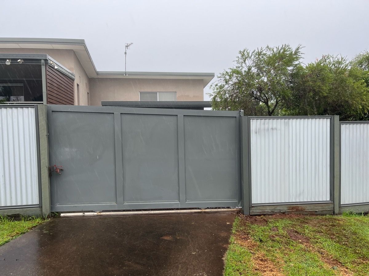 after Woodland Grey Colorbond Steel Sliding Gate – Guide Post, Rangeville