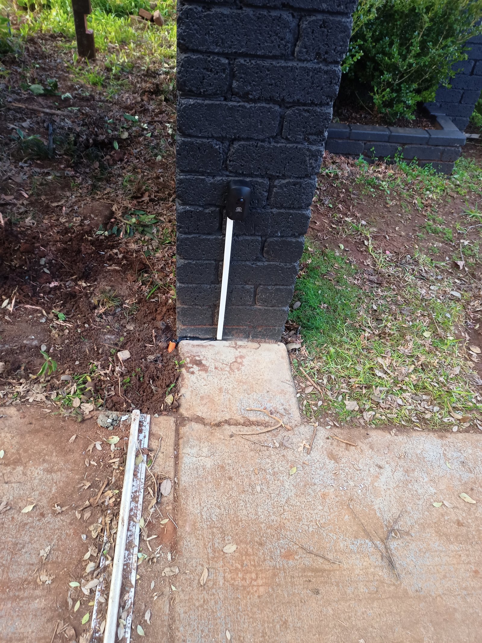 before Black Powder-coated Aluminium Sliding Gate – INSTALL: Aluminium Sliding Gate + 240V Centsys Motor, Middle Ridge