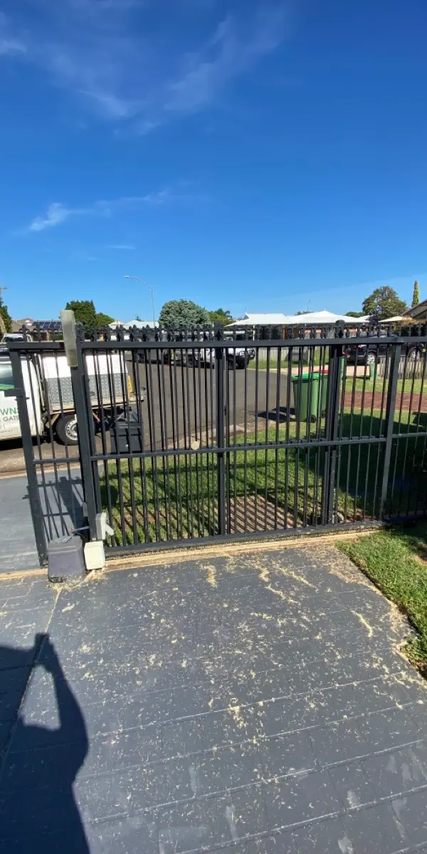 before Black Powder-coated Aluminium Sliding Gate – Gate Repairs, Kearneys Spring