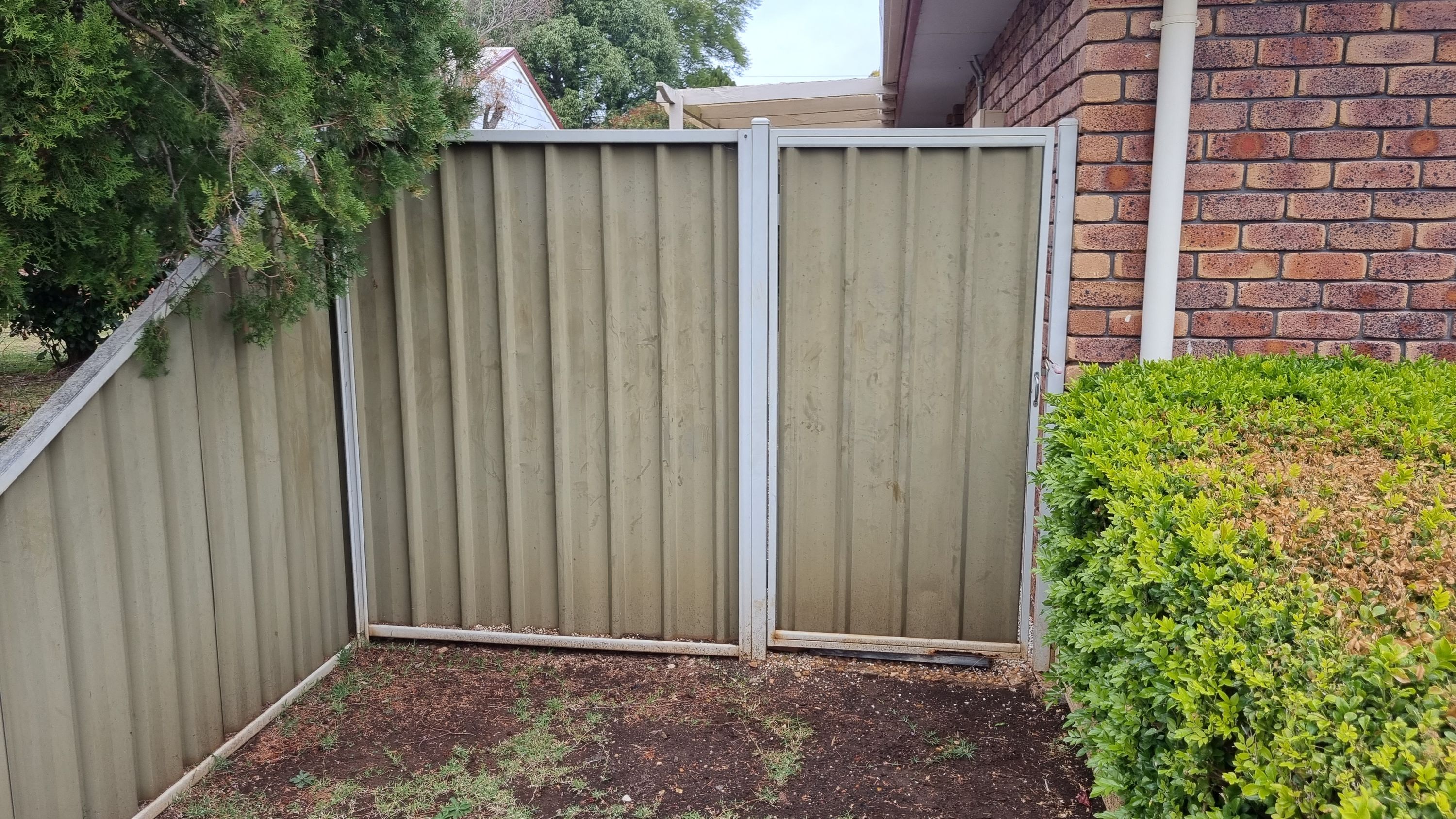 before Cream Colorbond Steel Swing Gate – Swing Gate + Fill Panel, Oakey