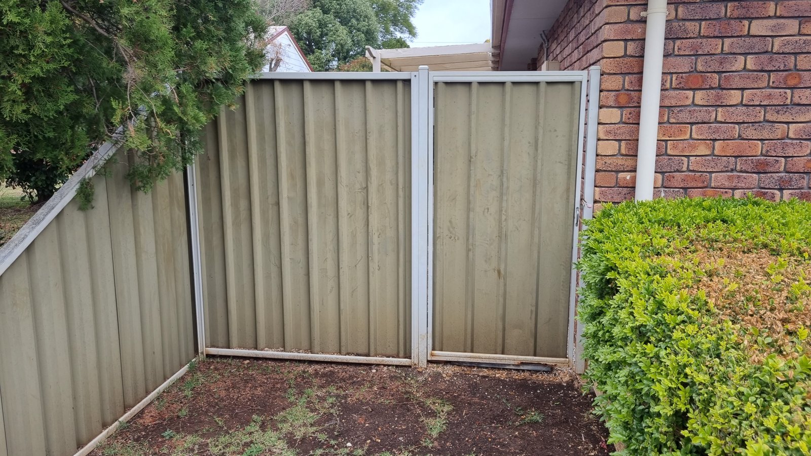 before Cream Colorbond Steel Swing Gate – Swing Gate + Fill Panel, Oakey
