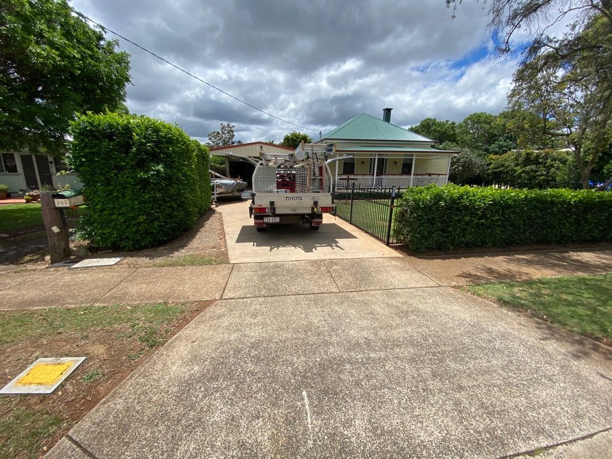 before N/A N/A Sliding Gate – Gate + Motor, Newtown