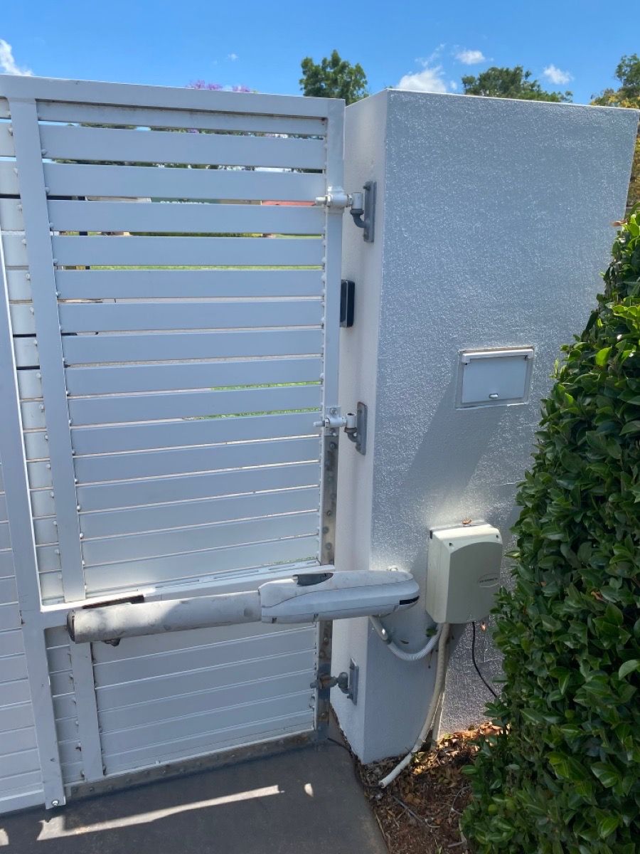 before White Powder-coated Aluminium Swing Gate – Gate + Motor, Middle Ridge