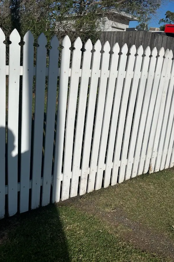 before White Timber Swing Gate – Swing Gate Motor, Oakey