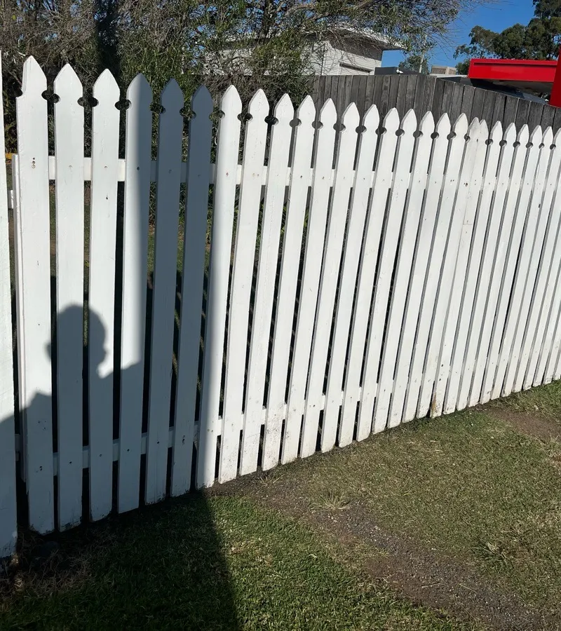 before White Timber Swing Gate – Swing Gate Motor, Oakey