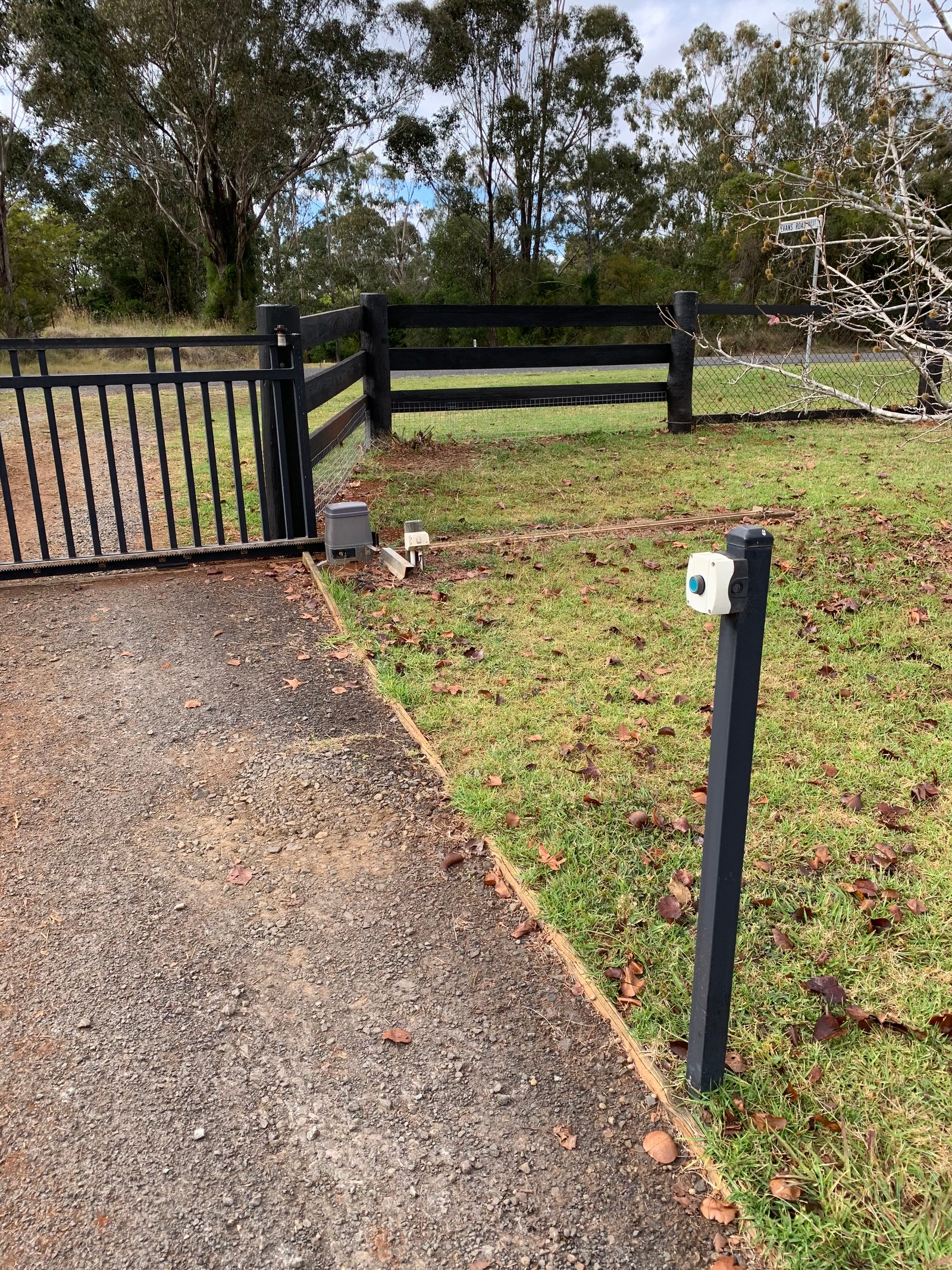 before Black Powder-coated Steel Sliding Gate – Sliding gate install (Part 2 - Refurb), Kleinton