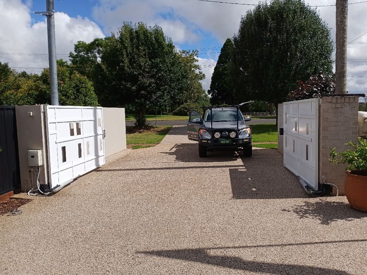 before White Aluminium Sliding Gate – Gate Fabrication, Rangeville