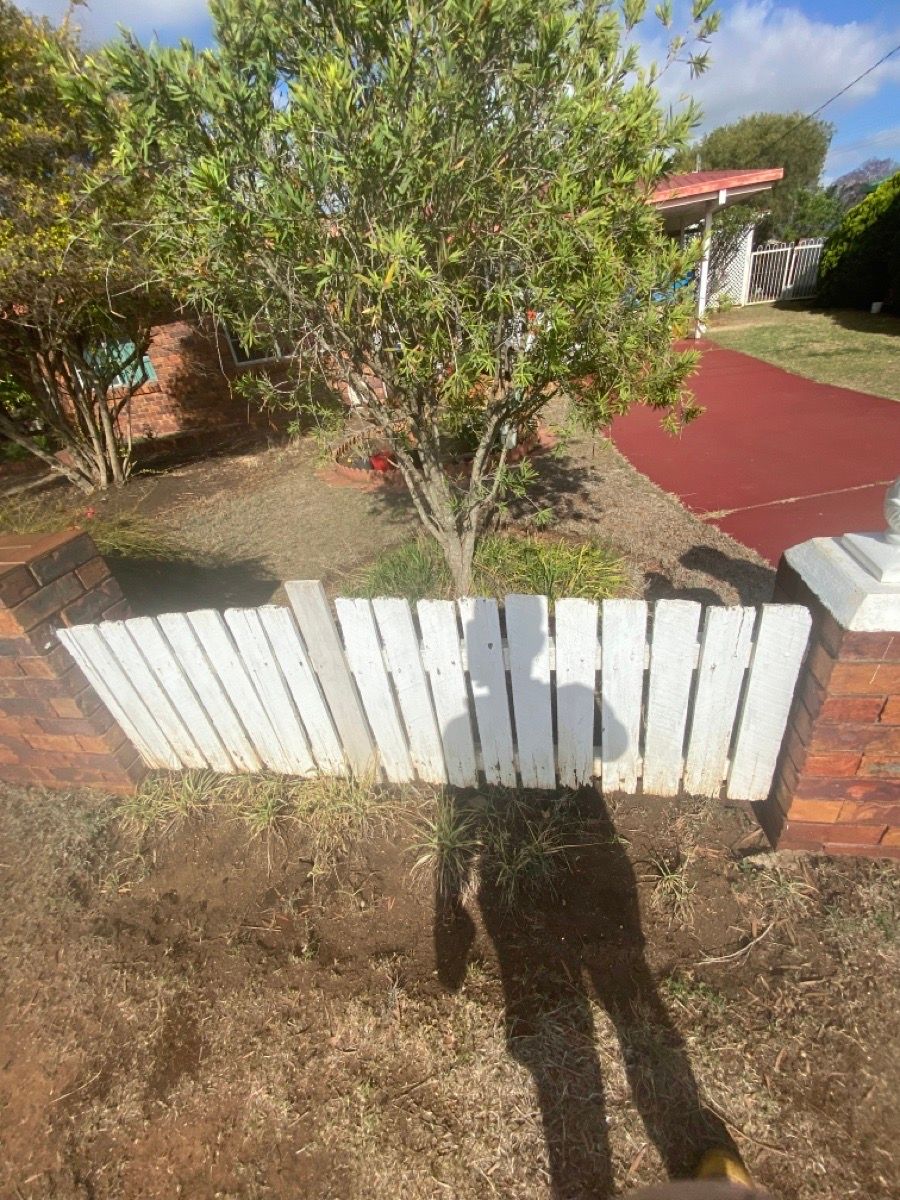 before White Timber Swing Gate – Manual Swing Gates, Oakey