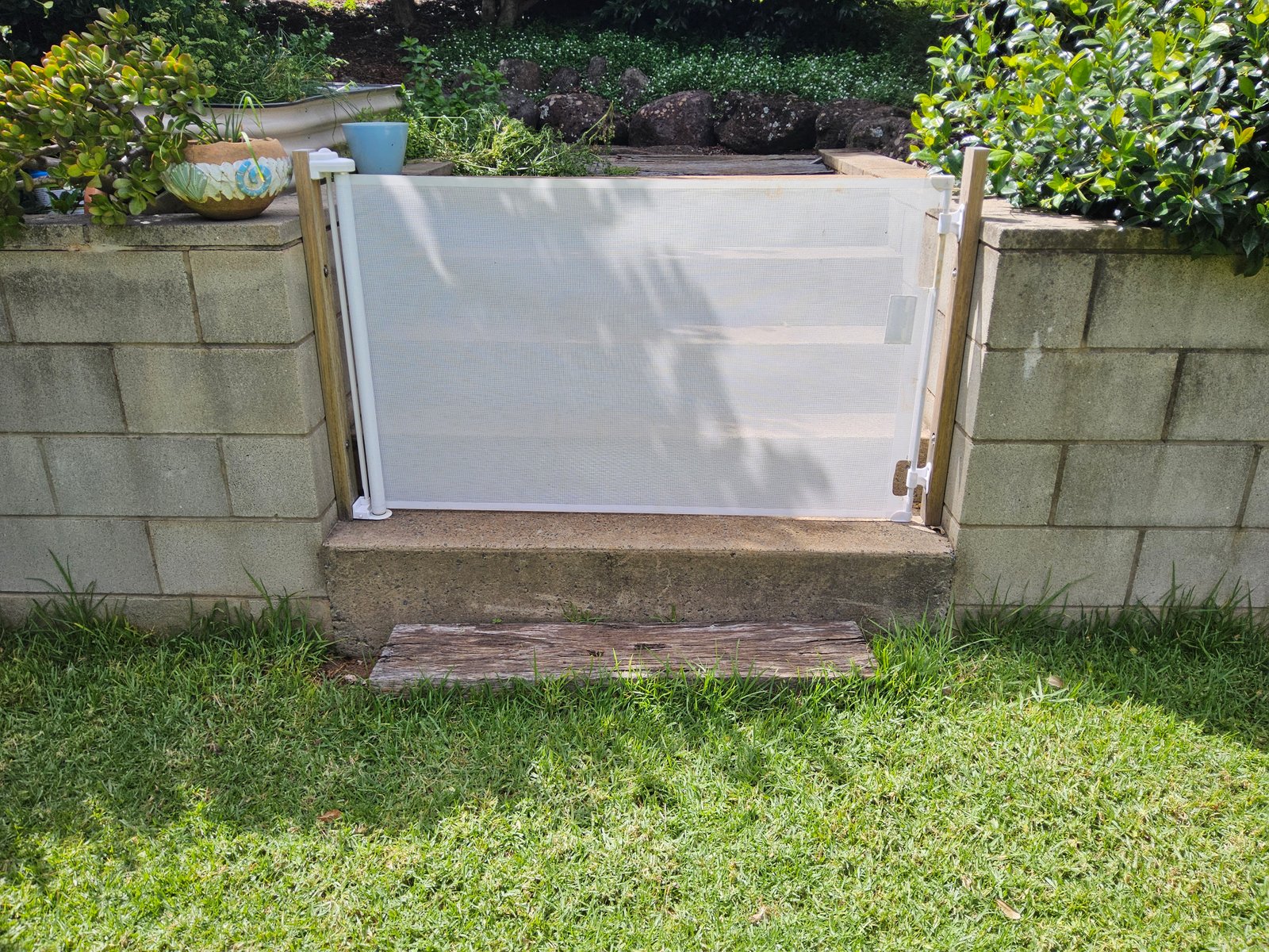 before Cove Powder-coated Aluminium Swing Gate – PA Gates, Cabarlah