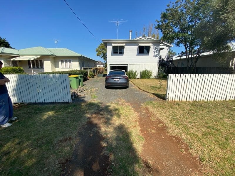 before N/A N/A Sliding Gate – Gate + Motor, Newtown