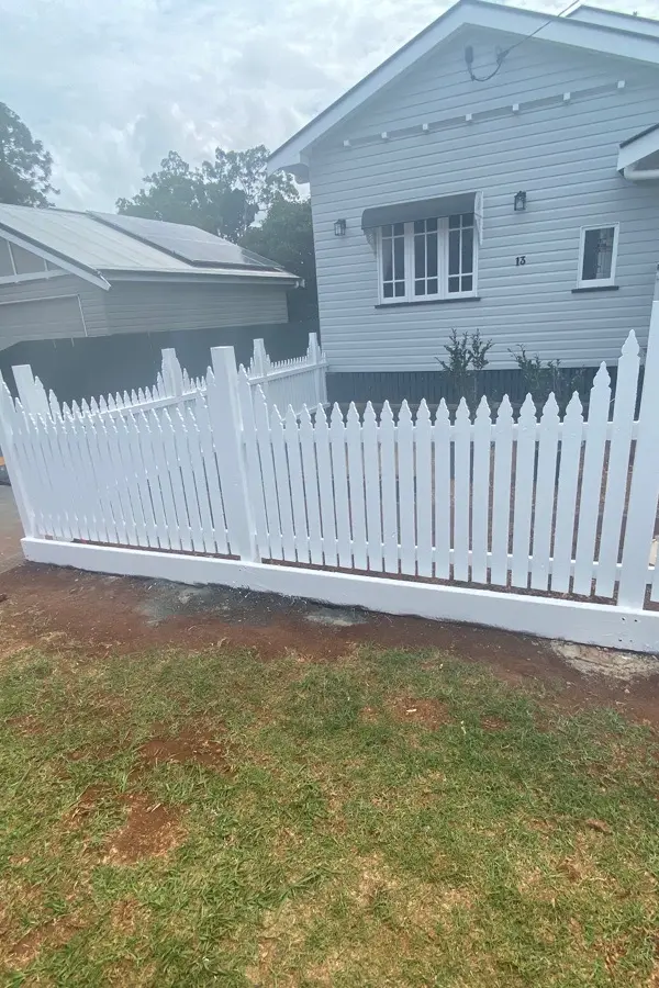 before White Colorbond + Galvanised Frame Motor – Steel Frame + Motor (builder palings), East Toowoomba