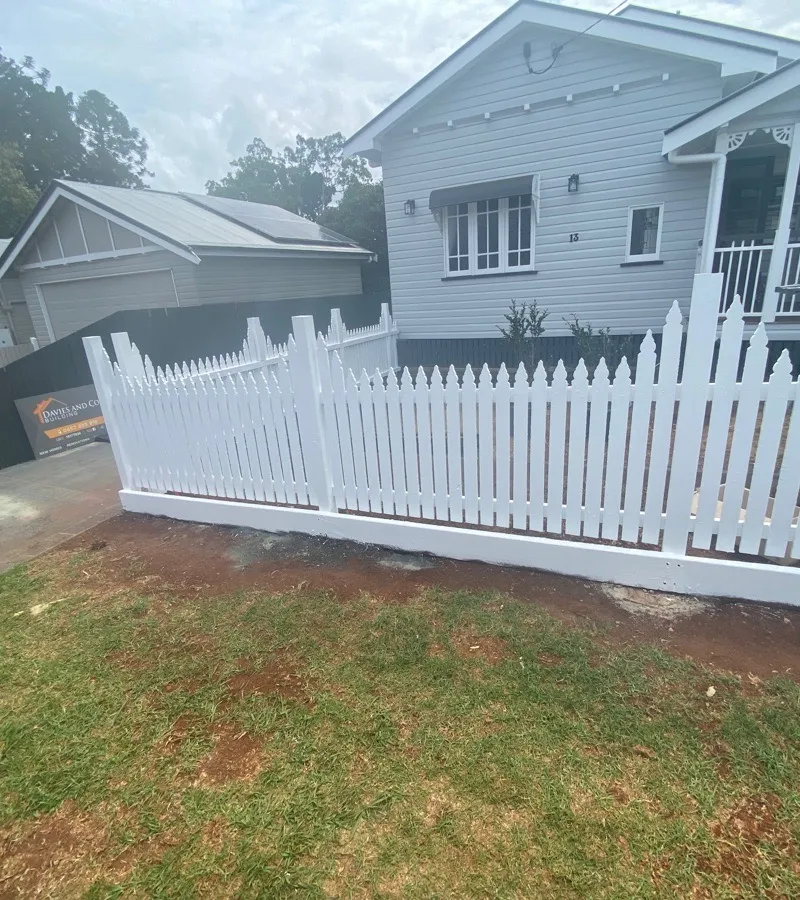 before White Colorbond + Galvanised Frame Motor – Steel Frame + Motor (builder palings), East Toowoomba