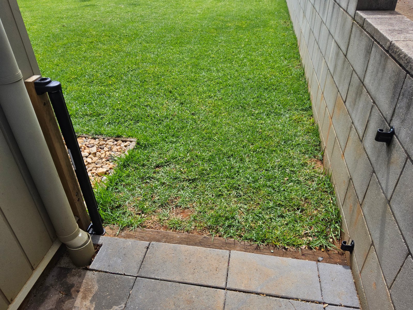 before Cove Powder-coated Aluminium Swing Gate – PA Gates, Cabarlah